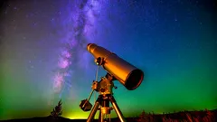 Teleskop pod noční oblohou s Mléčnou dráhou, astrofotografie, pozorování hvězd